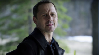 Amazon candidly orders <i>Sneaky Pete</i> to series